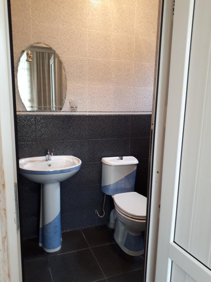 Guest House In Sarpi Bagian luar foto